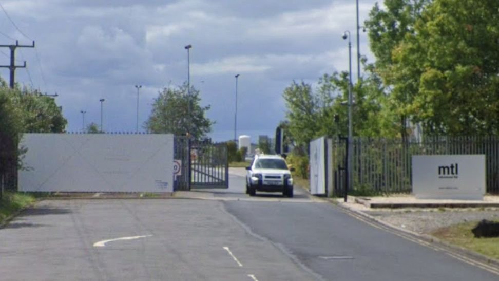 apprentice injured metal cutting machine